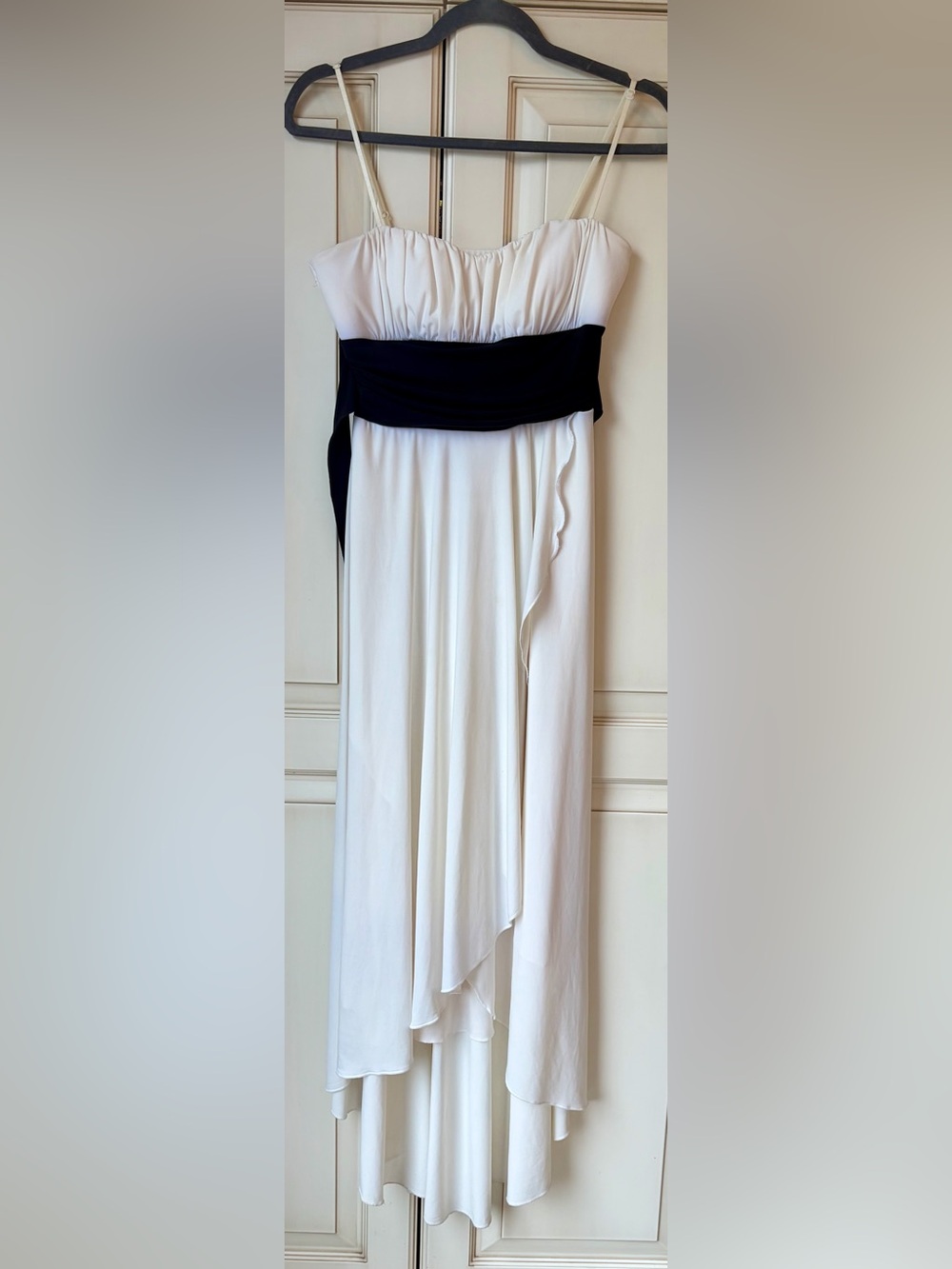 Speechless White Strapless Dress with Black sash. Medium. Y2K